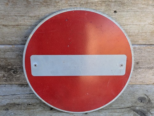 Entry road sign mancave - no,
