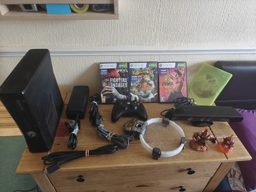 Xbox 360s 250gb console bundle - 250gb,