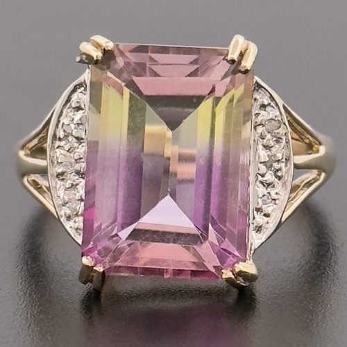 Hallmarked 9ct yellow gold - 9ct,