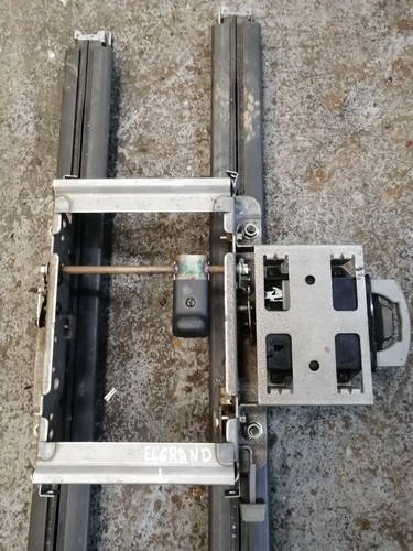 Rear middle seat base second - seat,