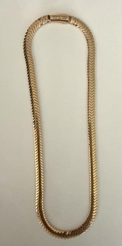Brand new authentic 18k saudi - authentic,