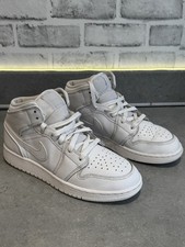 Nike Air Jordan 1 Mid Triple