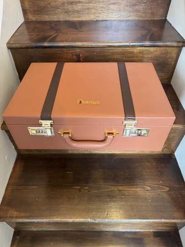 Collectors item jewellery - collectors, box
