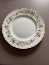 Vintage Wedgwood Mirabelle R4537 Decorative Dinner Plate 10.75" or 27cm wide VGC