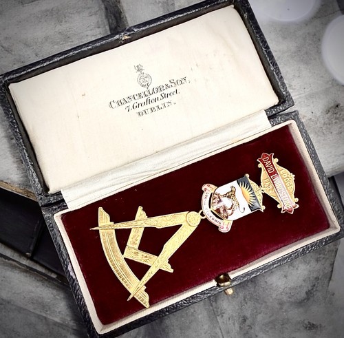 Superb 1920s masonic past - superb,