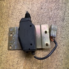 RANGE ROVER CLASSIC FRONT DOOR ACTUATOR 5 PIN.  Soft Dash.   F52