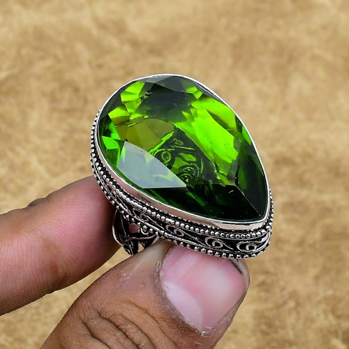Natural peridot gemstone - peridot,