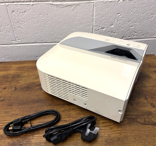 Casio ut310wn hdmi - hdmi, laser