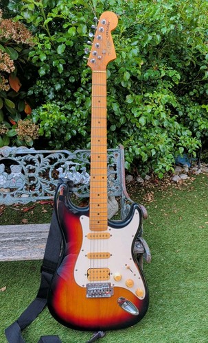 Lunas crescent guitar works - crescent,