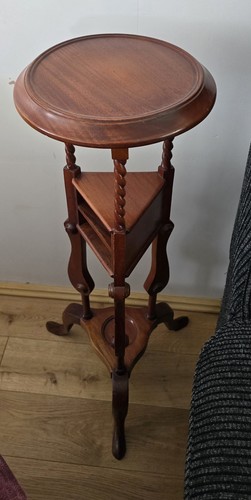 Wooden column flower - flower, stand