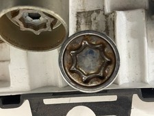 KIA LOCKING WHEEL NUTS WITH KEY