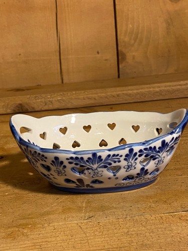 Delft blue reticulated trinket - blue,