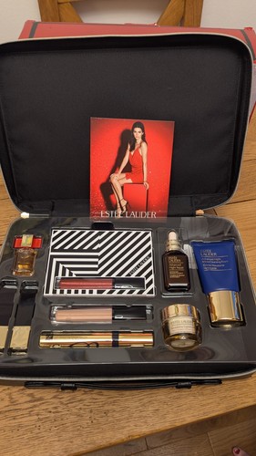 Estee lauder piece - lauder, holiday