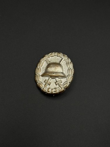 Wwi wound badge - badge, silver