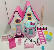 HELLO KITTY DOLL HOUSE W