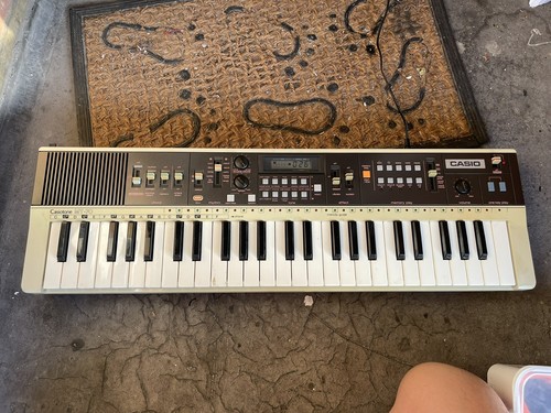 Casio synthesizer - mt-70,
