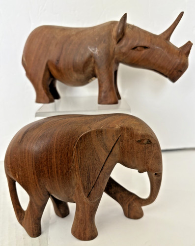 Besmo wooden sculpture - sculpture, kenya