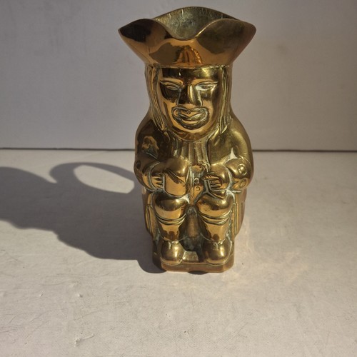 Large brass toby jug 5cm - toby, 12.5cm