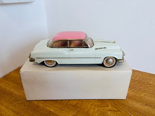 Voiture 322 standard sedan - 322,