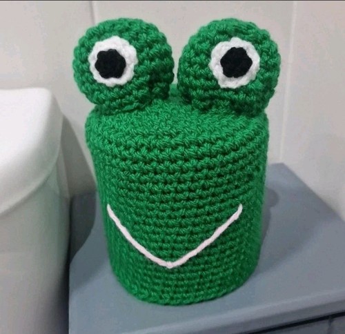 Handmade crochet frog - handmade, toilet