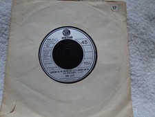 THIN LIZZY  DANCING IN THE