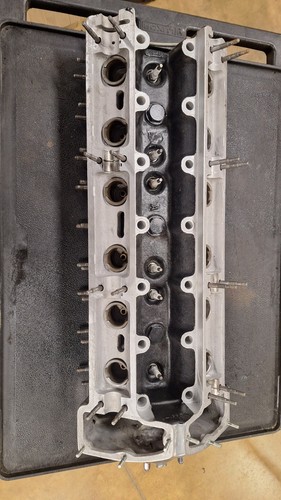 Jaguar cylinder head - jaguar,