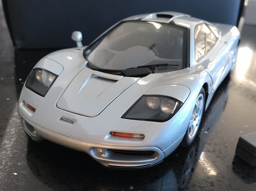 Autoart mclaren f1 - autoart,