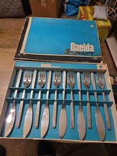 Oneida Vanessa Stainless Fish Eaters Knives& Forks 12pcs Authentic Vintage Retro