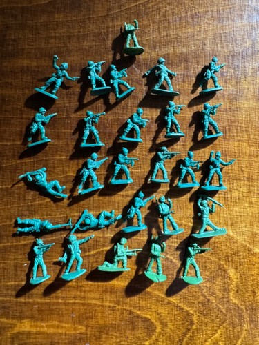 Vintage miniature toy soldiers - miniature,