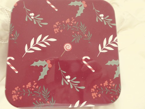 Small red empty - red, shortbread