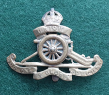 WWI / WWII Royal Artillery Regiment Military Brass Cap Badge.    A1-14