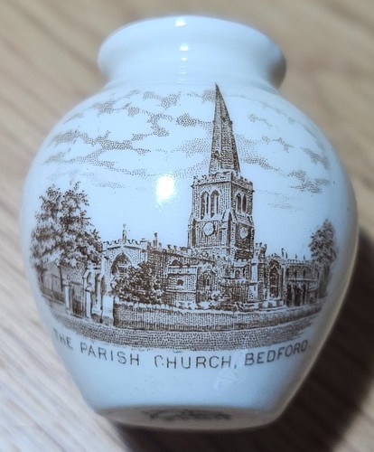Goss norwich urn - h,