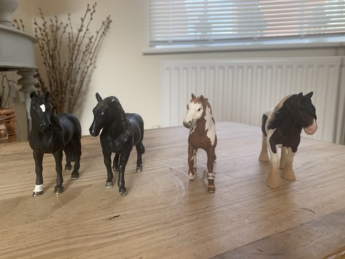 Toy horse figurines - figurines, bundle