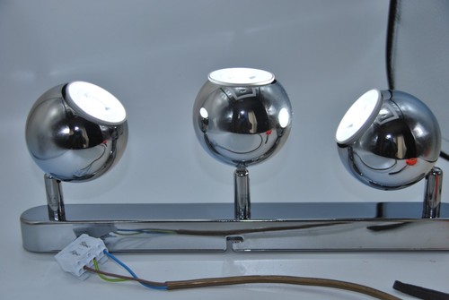 Three way directional - a,