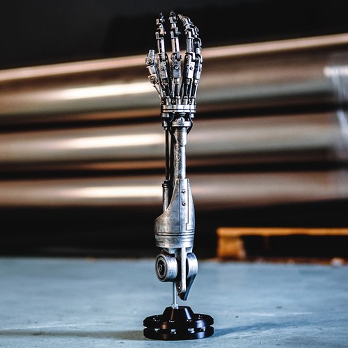 Terminator t800 life size - t800,