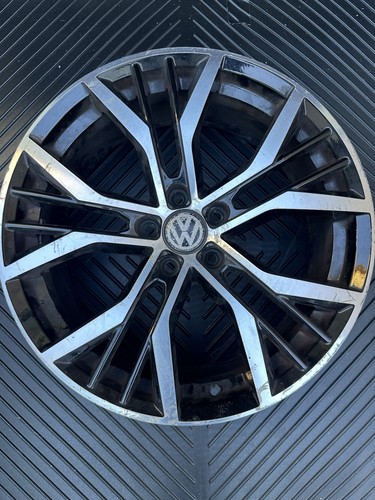 Genuine volkswagen golf - vw,