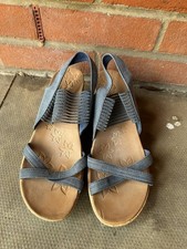 Ladies SKECHERS Luxe Foam