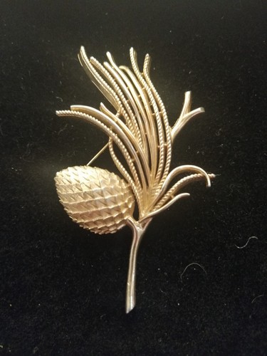 Vintage crown trifari - vintage,