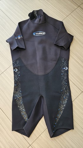 Three stand shorty wetsuit - o'three,