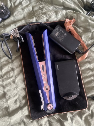 Dyson hair straightener blue - hair,
