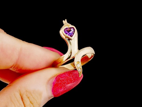 18ct yellow gold heart shaped - 18ct,