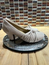 Hotter Amethyst Soft Beige Suede Court Shoes size Uk 5.5