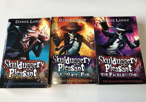 Skulduggery pleasant books - skulduggery,