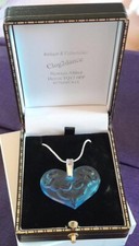 LALIQUE CHERUB ANGELOTS  BLUE HEART  STUNNING COLOUR SUCH A FAB PIECE.