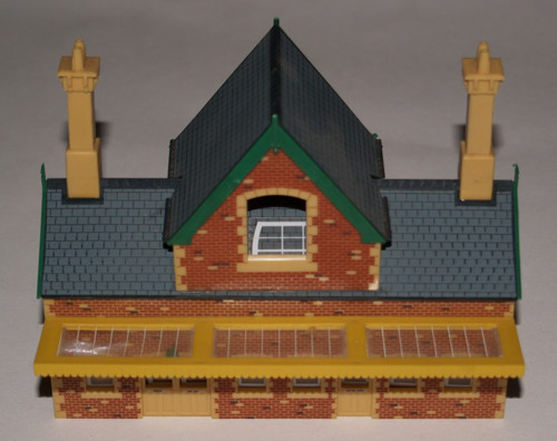 Hornby gauge r502 station - oo,
