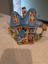 The Village Collectables Annie