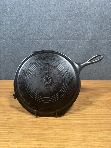 Wagner ware cast iron - cast, 5