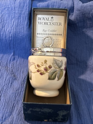 Royal worcester ceramic egg - royal,