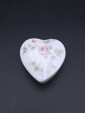 Wedgwood rosehip heart shape - rosehip,