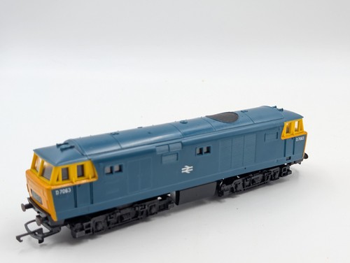 Hornby gauge r758 class - hornby,